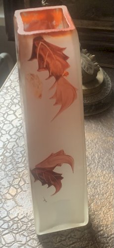 Vase en verre satiné à décor de feuilles de chêne Legras Leune à déterminer