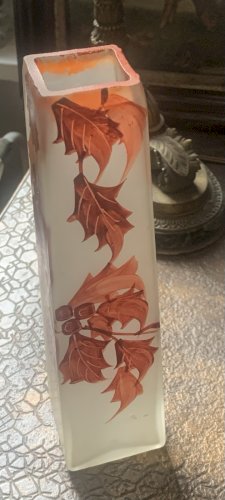 Vase en verre satiné à décor de feuilles de chêne Legras Leune à déterminer