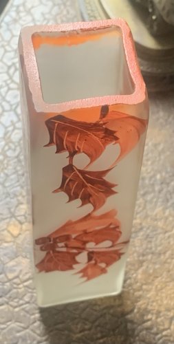 Vase en verre satiné à décor de feuilles de chêne Legras Leune à déterminer