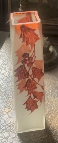 Vase en verre satiné à décor de feuilles de chêne Legras Leune à déterminer