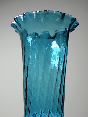 Vase en verre soufflé ancien art nouveau turquoise