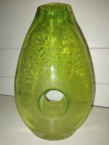 Vase en verre soufflé vert chartreuse – pièce artisanale vintage