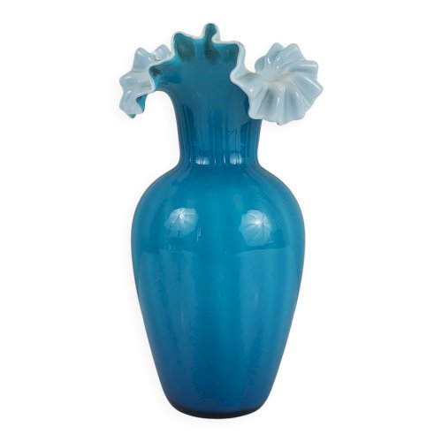 Vase en verre soufflé