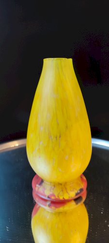 Vase forme galbée en pâte de verre 