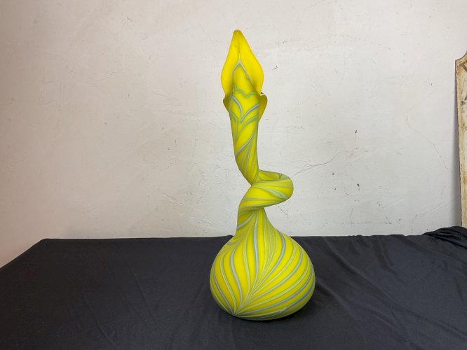 Vase forme libre par  Bajian Essie Zareh