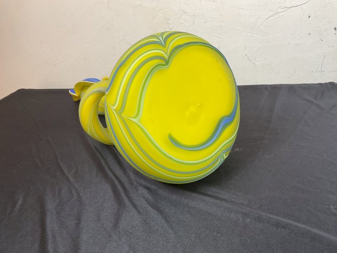 Vase forme libre par  Bajian Essie Zareh