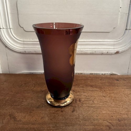 Vase givré Shneider fond rose rehaussé de feuilles de vigne dorées M3620