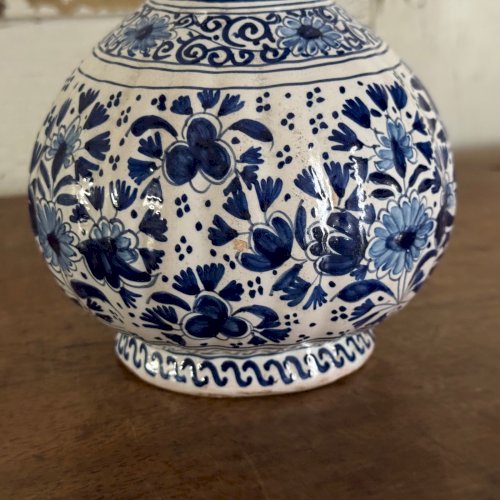 Vase gourde en faïence de Delft XVIIIe décor floral M3643