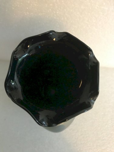 vase irisé noir bleuté  forme art déco iridescent glass  décoration