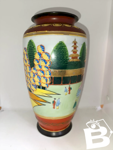 vase japonais satsuma  à decor de paysage en bon etat