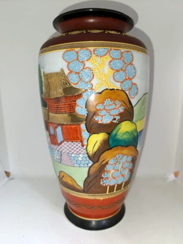 vase japonais satsuma  à decor de paysage en bon etat