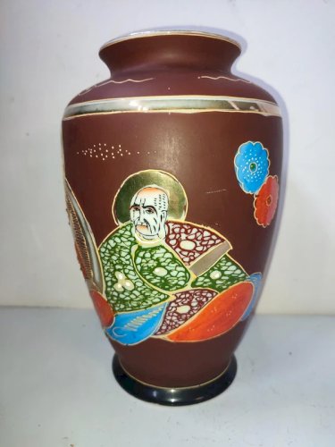 vase japonais satsuma à decor de personnage en bon etat