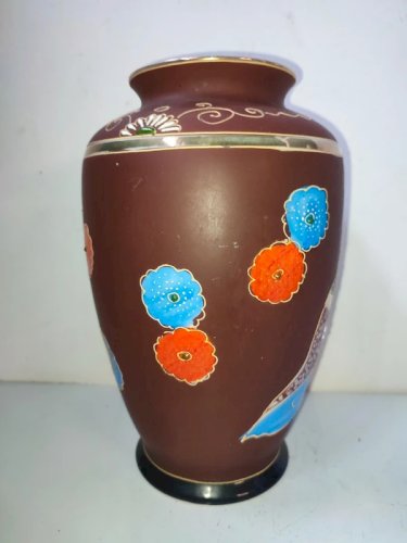 vase japonais satsuma à decor de personnage en bon etat