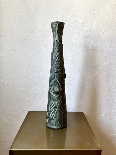 Vase longiligne à décor stylisé brutaliste, dans le goût de Ballesti (Gerona), années 1970