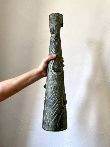 Vase longiligne à décor stylisé brutaliste, dans le goût de Ballesti (Gerona), années 1970