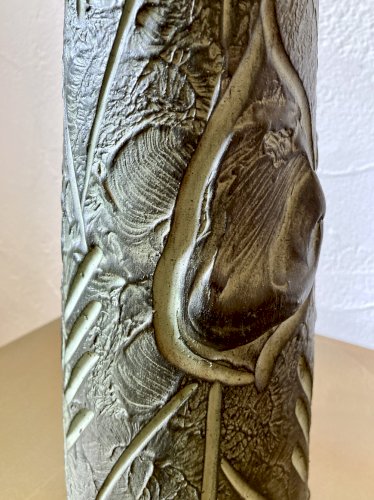 Vase longiligne à décor stylisé brutaliste, dans le goût de Ballesti (Gerona), années 1970