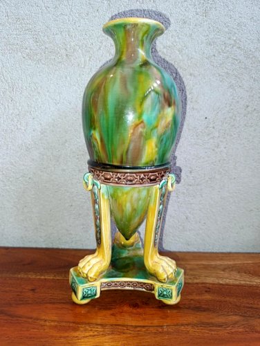 vase majolique anglais region stoke-on-trent signé George jones annees 1861-1873 en bon etat