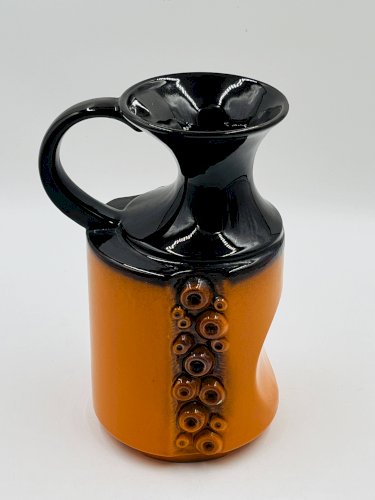 Vase moderniste en céramique orange et reliefs cabochons, années 70