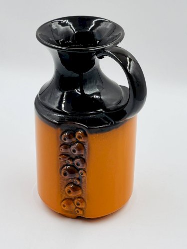 Vase moderniste en céramique orange et reliefs cabochons, années 70