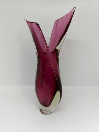 vase murano sommerso rouge forme original en bon etat