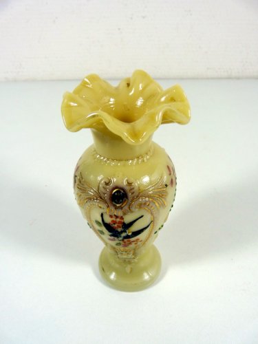 Vase opaline de foire Portieux Vallery Stahl beige décor oiseau mascarons, lys