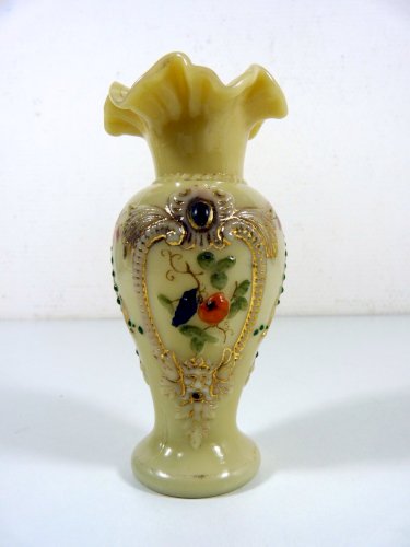 Vase opaline de foire Portieux Vallery Stahl beige décor oiseau mascarons, lys