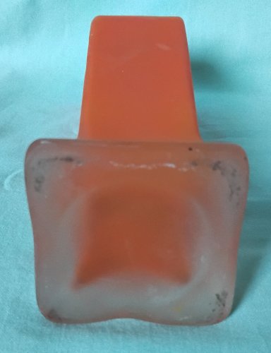 Vase orange en verre 