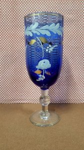 VASE OU GRAND VERRE BLEU DECOR DORE