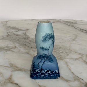Vase par Jérôme Massier Fils Vallauris AM fond bleu bord de mer M4001