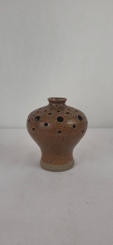 Vase pique fleurs en grès