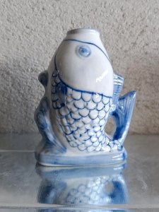 Asian porcelain fish vase? in good condition