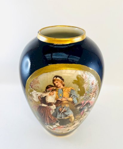 Vase Porcelaine Bleu de Sèvres XIXe – Décor Scène Romantique & Chat – Limoge