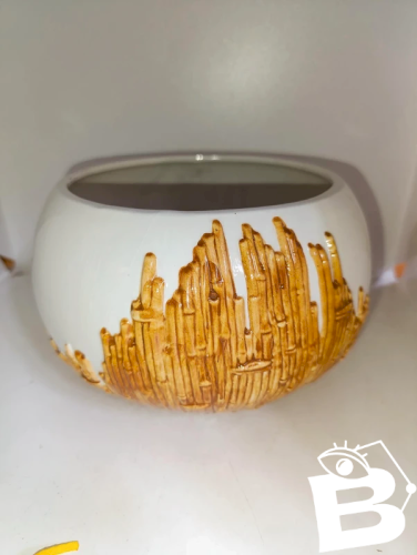 vase/ pot en ceramique signé Bassano en bon etat