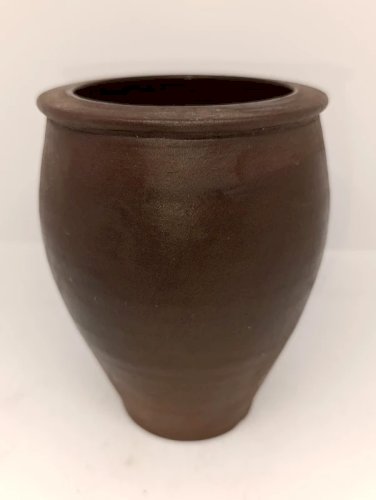 vase/ pot  en gres signé sous la base Jean Dubost en bon etat