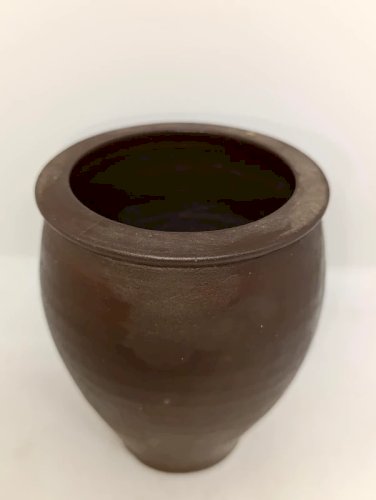 vase/ pot  en gres signé sous la base Jean Dubost en bon etat