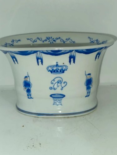 vase/ pot travail asiatique en porcelaine en bon etat