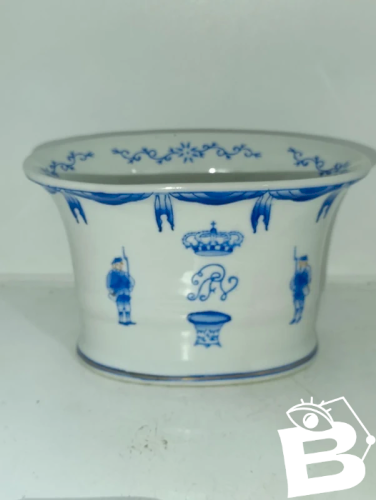 vase/ pot travail asiatique en porcelaine en bon etat