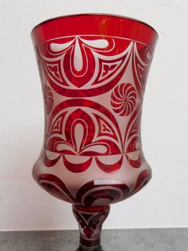 VASE ROUGE EN CRISTAL DE BOHEME N° 8