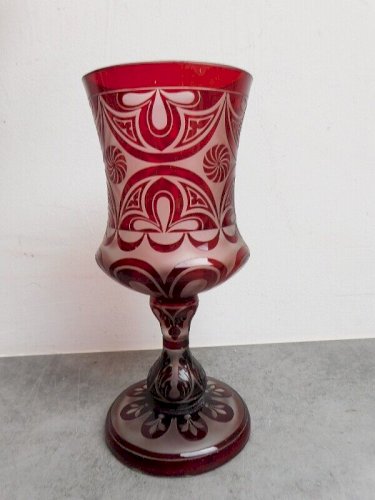 VASE ROUGE EN CRISTAL DE BOHEME N° 8