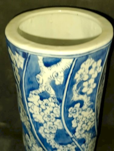 vase rouleau en porcelaine chinois a decor floral en bon etat