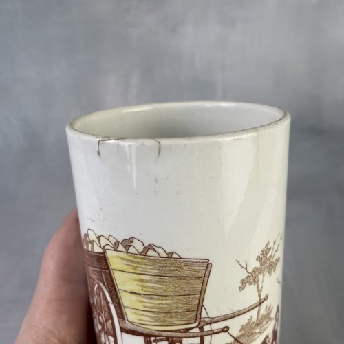 Vase rouleau ou pot divers faience Lunéville décor humoristique "Granville"