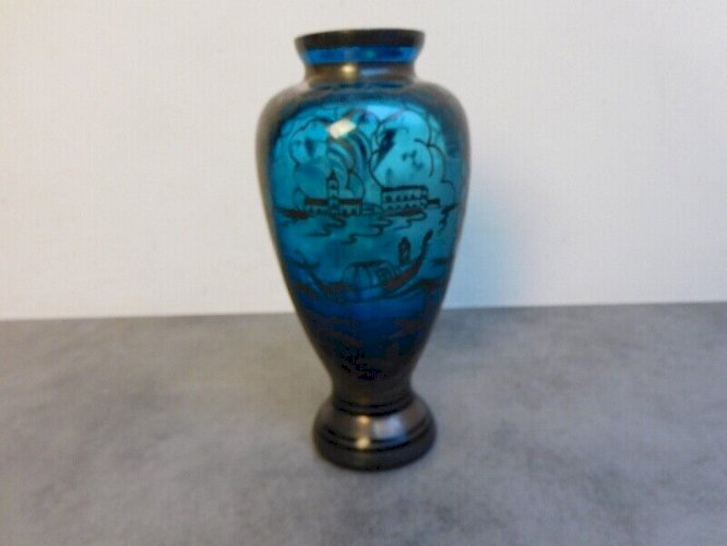 VASE SAINT GRAAL EN VERRE BLEU DEOCR D'ARGENT N°1