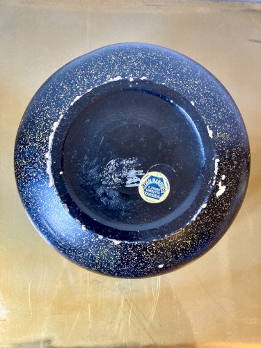 Vase signé en terre cuite peinte avec motifs de roses, années 1950-1960