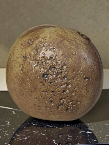 Vase soliflore en grès, signé