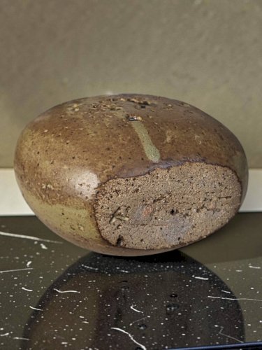 Vase soliflore en grès, signé