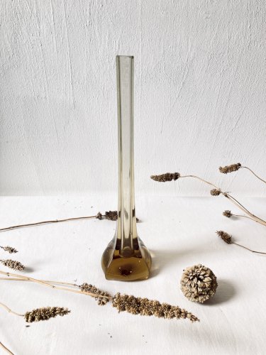 Vase soliflore en verre ambré, base à quatre lobes, années 1960-1970