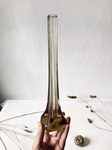Vase soliflore en verre ambré, base à quatre lobes, années 1960-1970