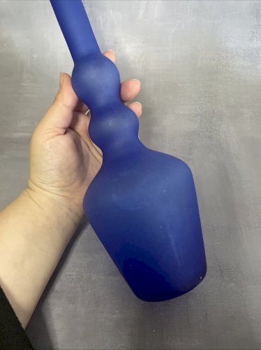 Vase soliflore en verre effet givré bleu cobalt, probable Italie Haut.~31.5cm