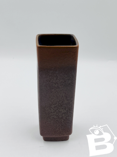 Vase Strelha brun ocre, céramique architecturale