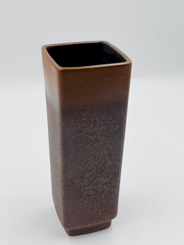 Vase Strelha brun ocre, céramique architecturale
